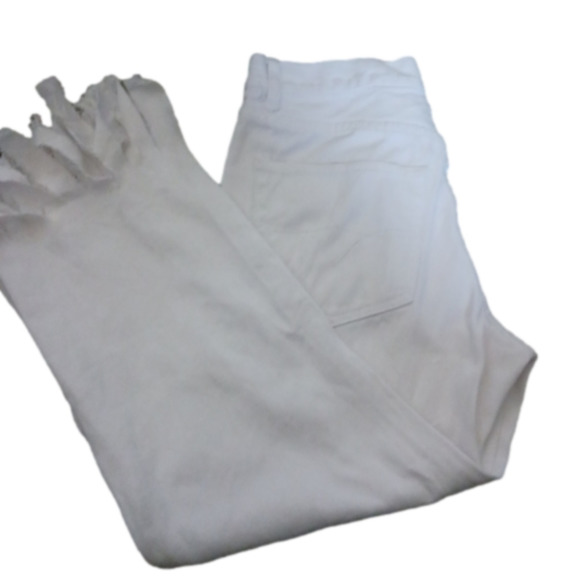 MEMBER'S Property Frayed White Jeans size 32 - Picture 3 of 6